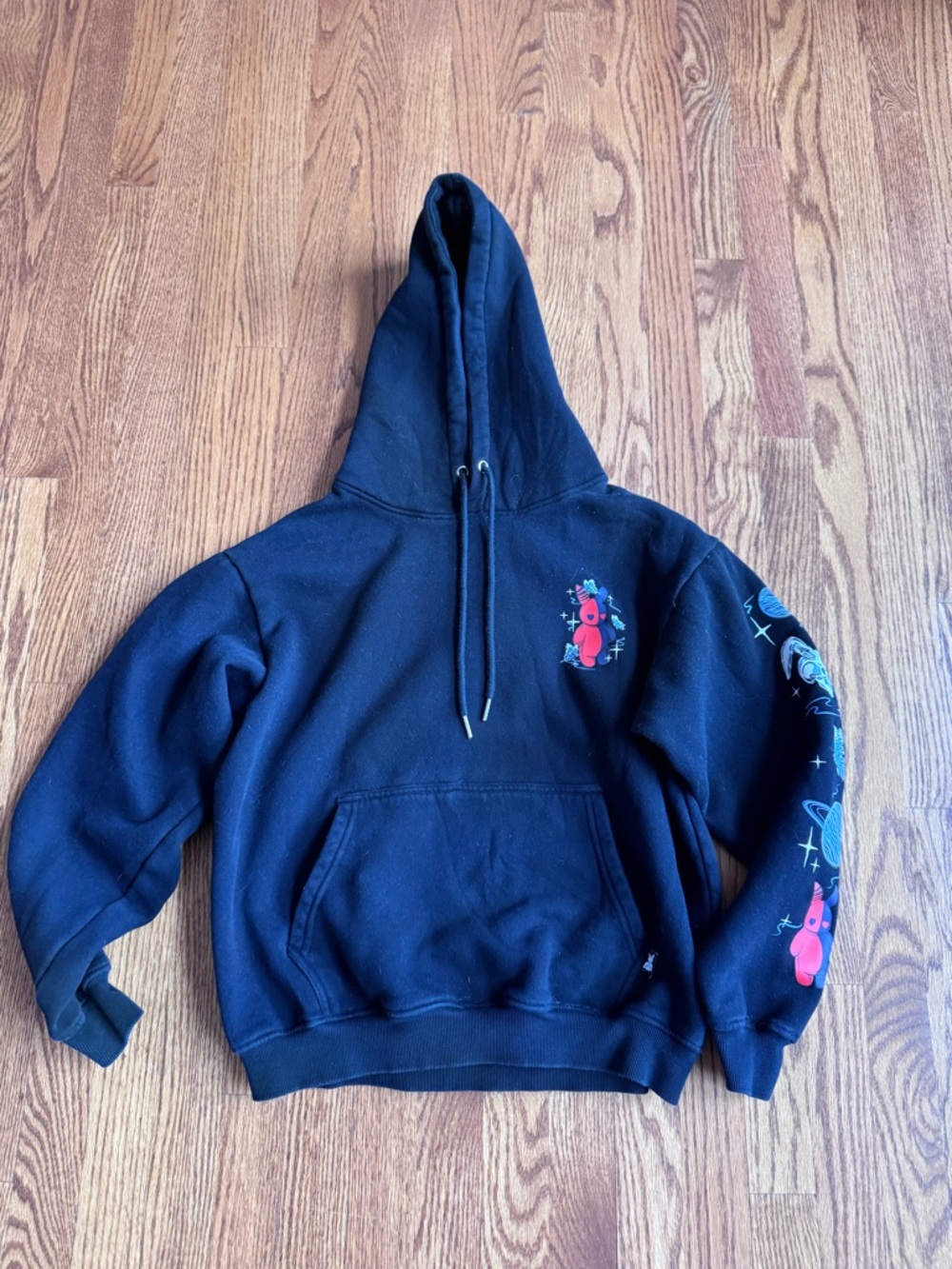 Praying Rabbit Sz S Black Graphic Hoodie